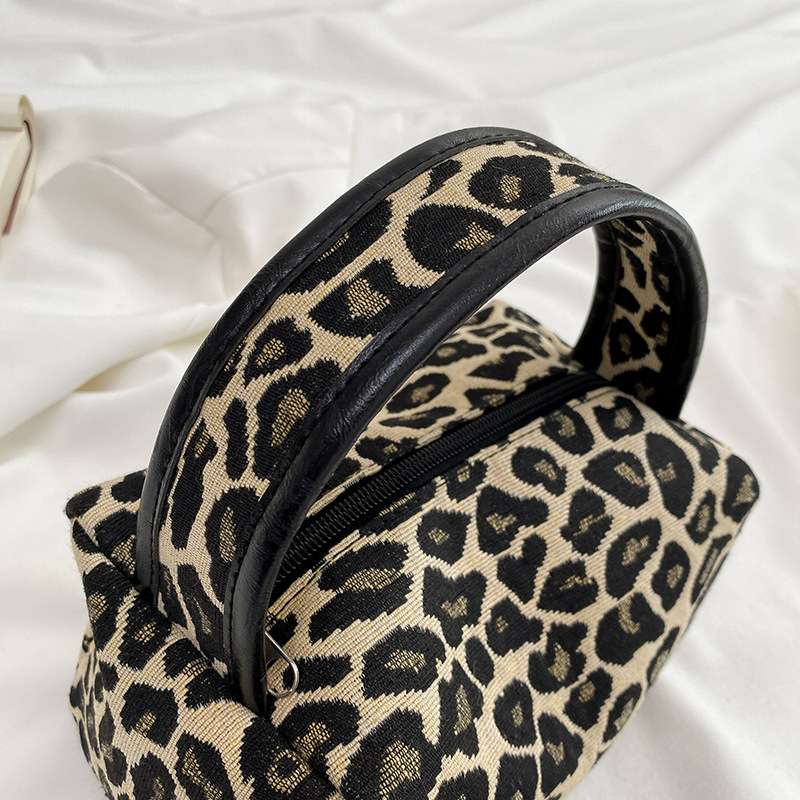 Leopard Makeup Bag Luxury  Lar - огляд і ціна Luxury Skincare & Spa Reviews