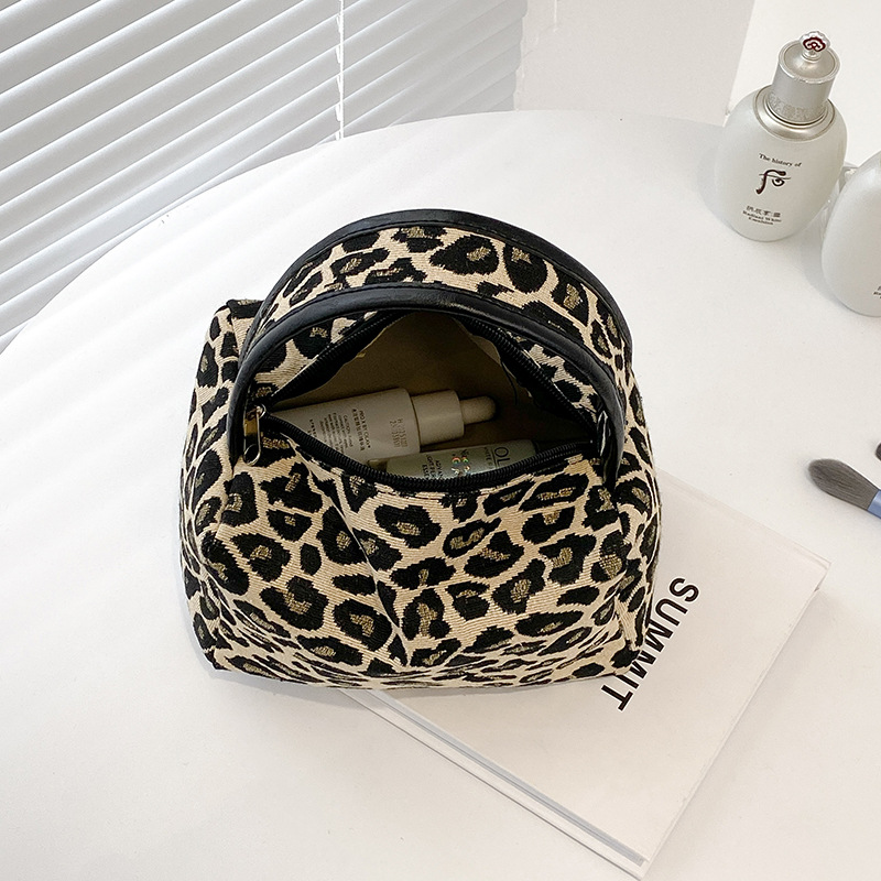 Leopard Makeup Bag Luxury  Lar - огляд і ціна Luxury Skincare & Spa Reviews
